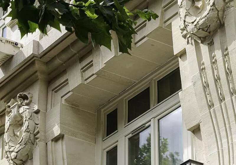 ホテル Paris Marriott Opera Ambassador