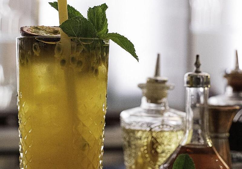 ホテル Paris Marriott Opera Ambassador