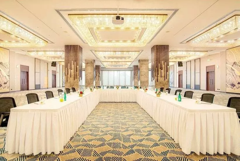 Radisson Blu Hotel & Resort, Abu Dhabi Corniche