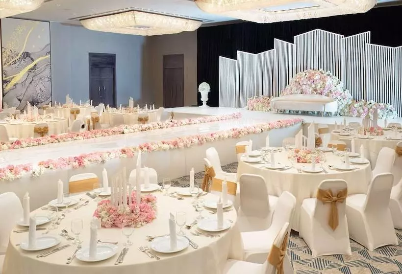 Radisson Blu Hotel & Resort, Abu Dhabi Corniche