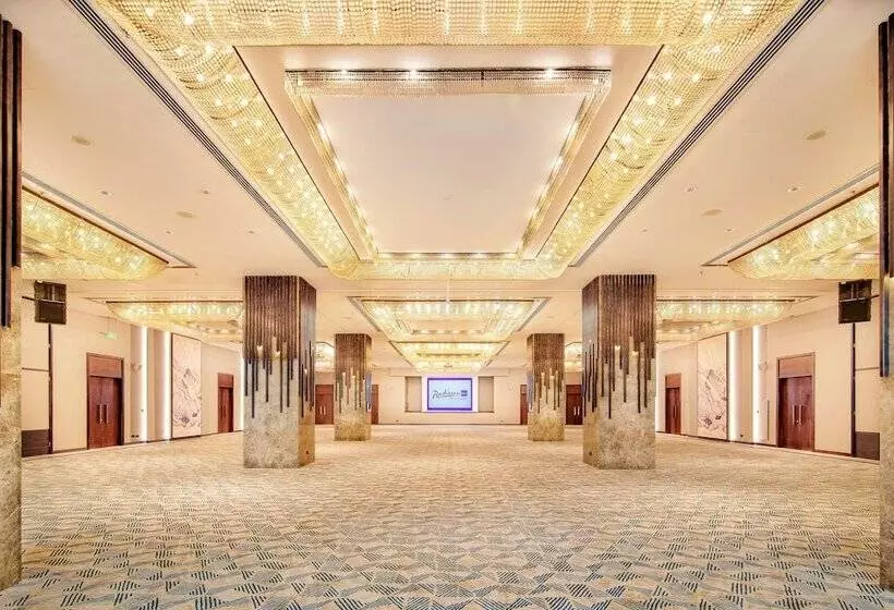 Radisson Blu Hotel & Resort, Abu Dhabi Corniche