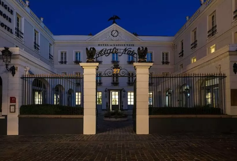 هتل Aigle Noir Fontainebleau Mgallery