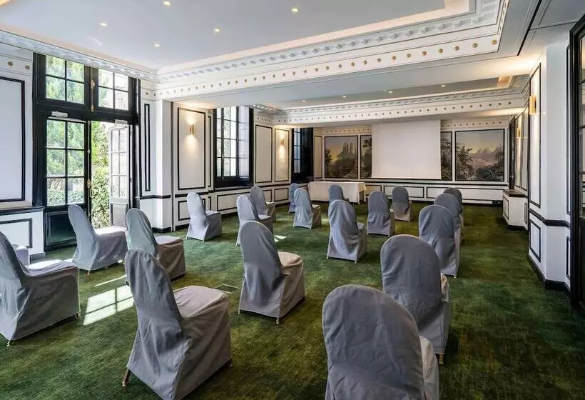 هتل Aigle Noir Fontainebleau Mgallery