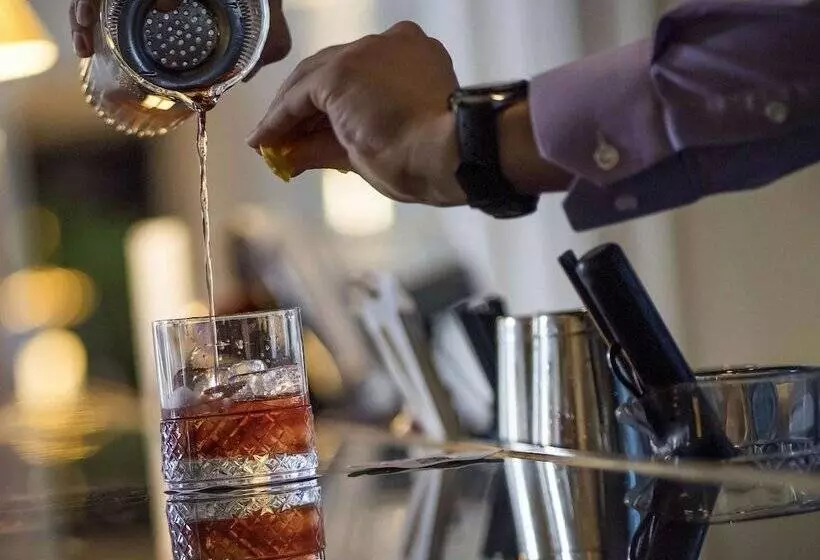 هتل Aigle Noir Fontainebleau Mgallery