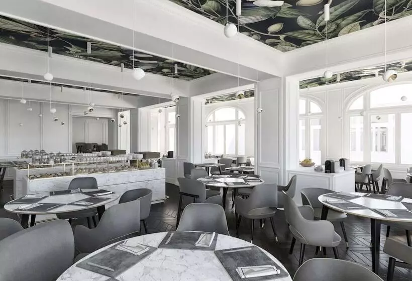 هتل Aigle Noir Fontainebleau Mgallery