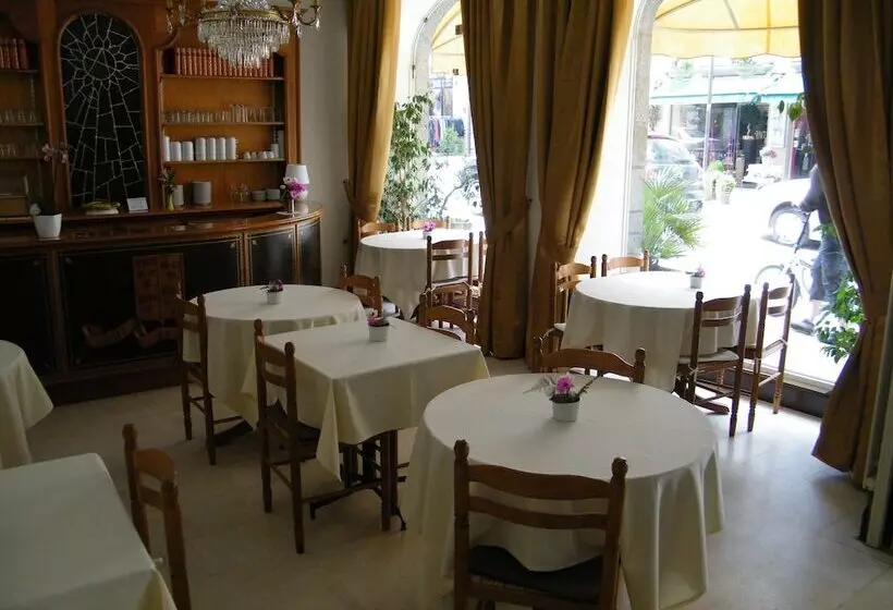 فندق Balzac Hôtel