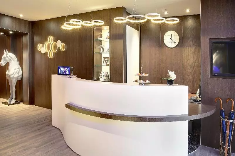 Отель Best Western Premier De La Poste & Spa