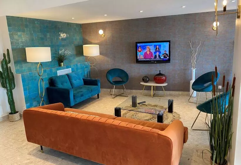 Отель Best Western Plus Hôtel La Rade