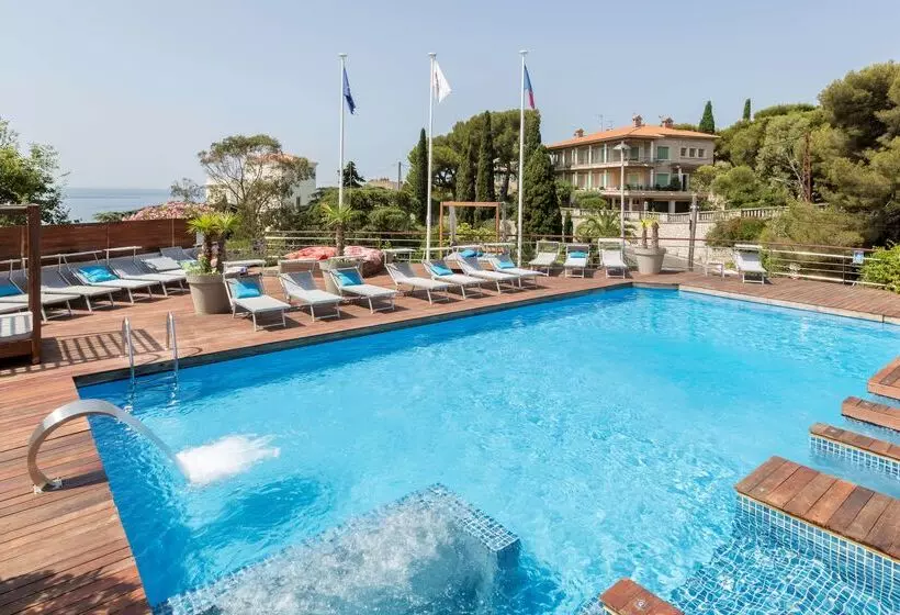 Отель Best Western Plus Hôtel La Rade