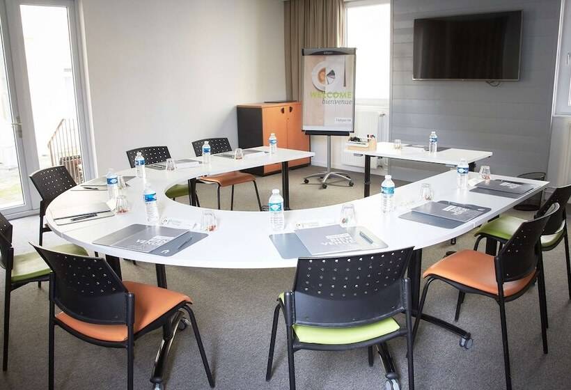 בית מלון כפרי Campanile Dijon Centre  Gare