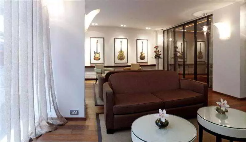 ホテル Hôtel Le Colisée