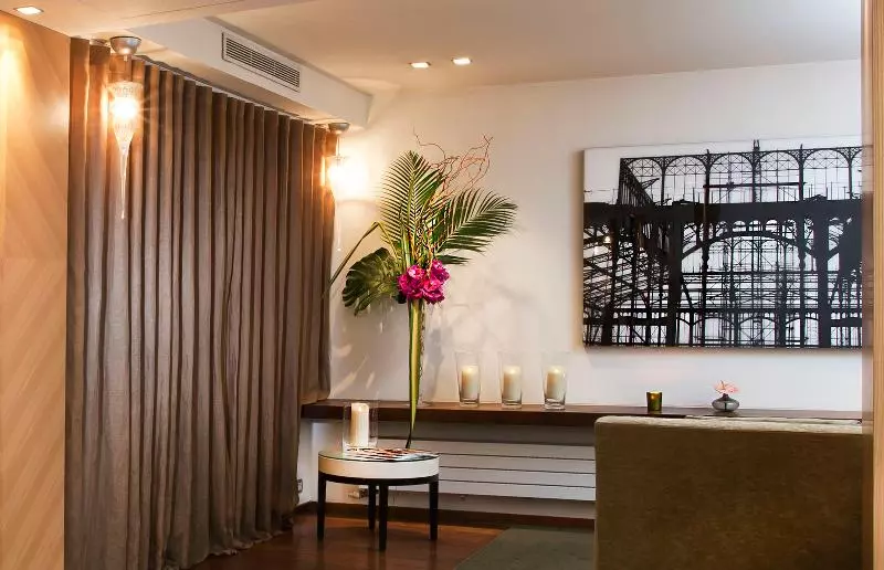 ホテル Hôtel Le Colisée