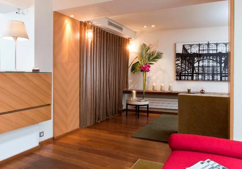 هتل Hôtel Le Colisée