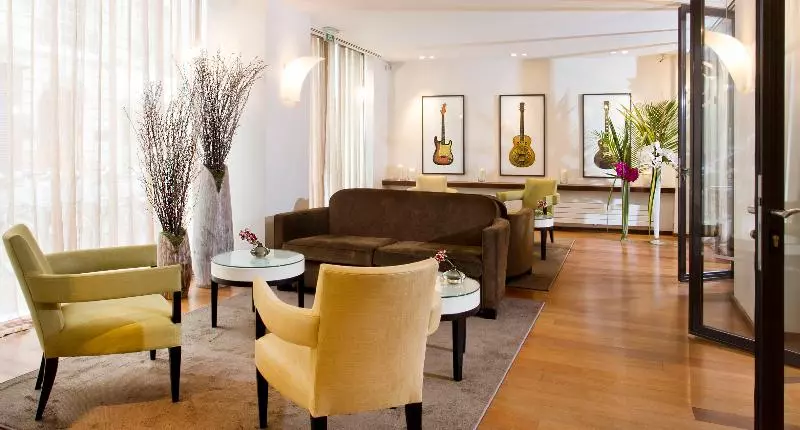 ホテル Hôtel Le Colisée