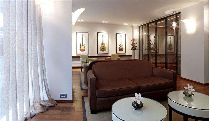 هتل Hôtel Le Colisée