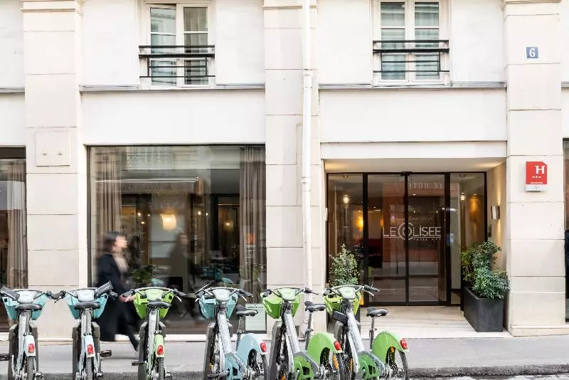 ホテル Hôtel Le Colisée