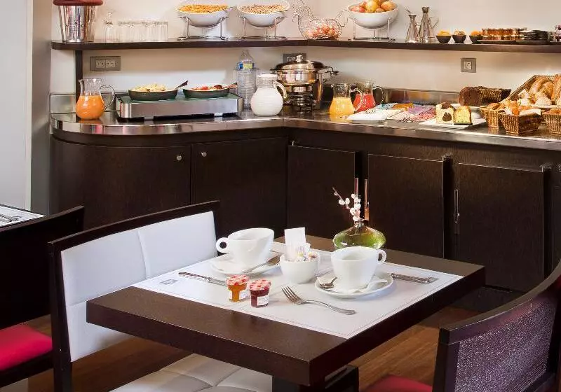 ホテル Hôtel Le Colisée