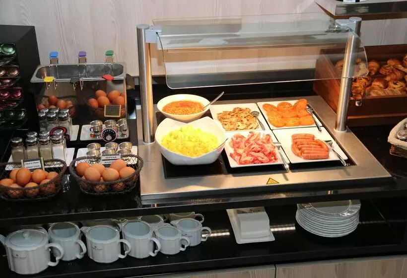 Golden Tulip Cannes Hotel De Paris