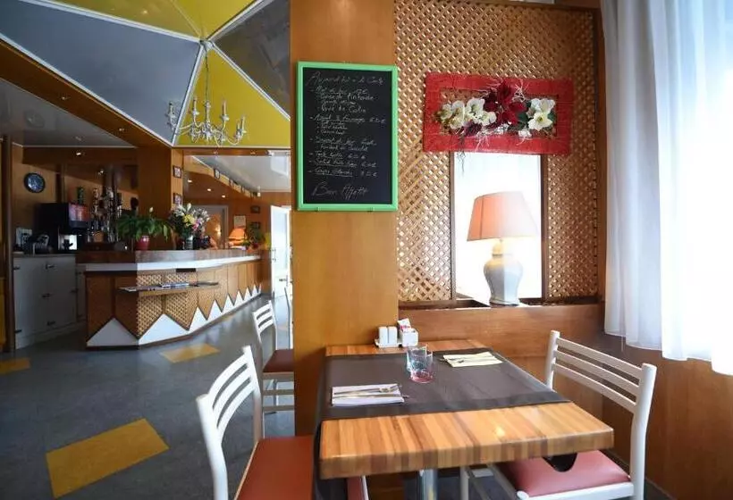 هتل Hôtel Continental