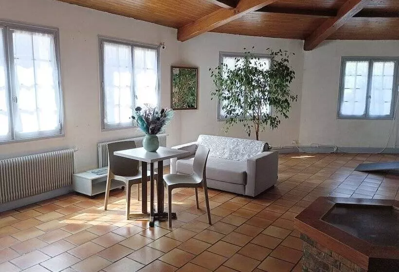 בית מלון כפרי Hôtel Le Cheval Blanc