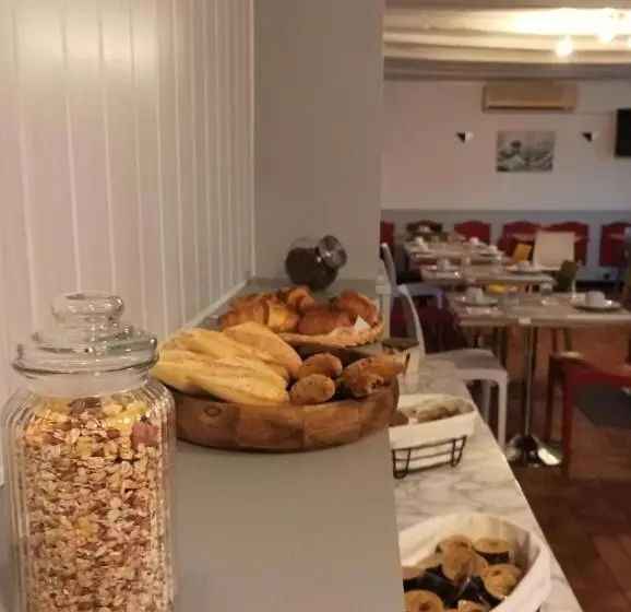 בית מלון כפרי Hôtel Le Cheval Blanc