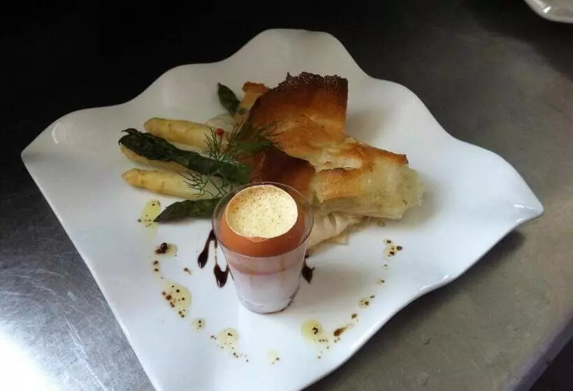 Отель Hôtellerie Saint Jean