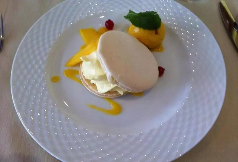 Отель Hôtellerie Saint Jean