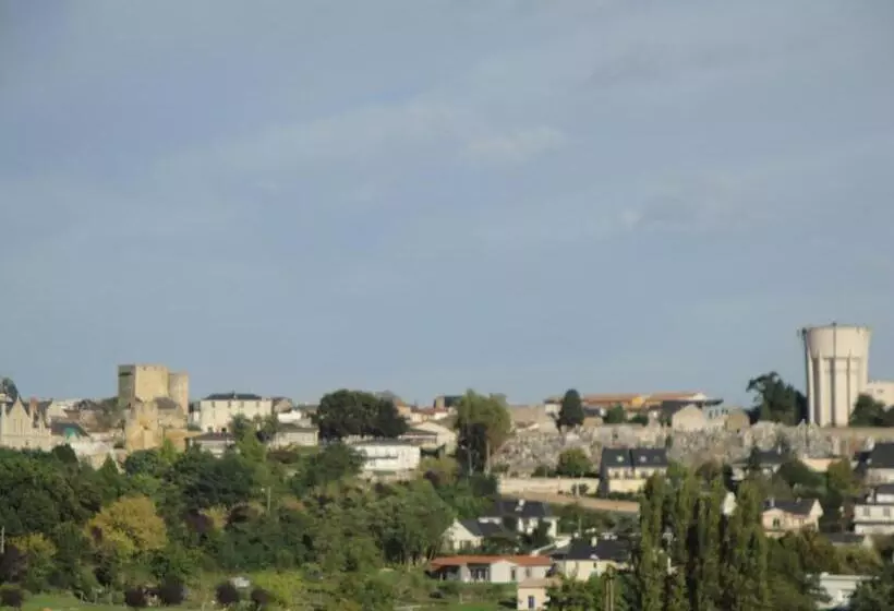 Отель Hôtellerie Saint Jean