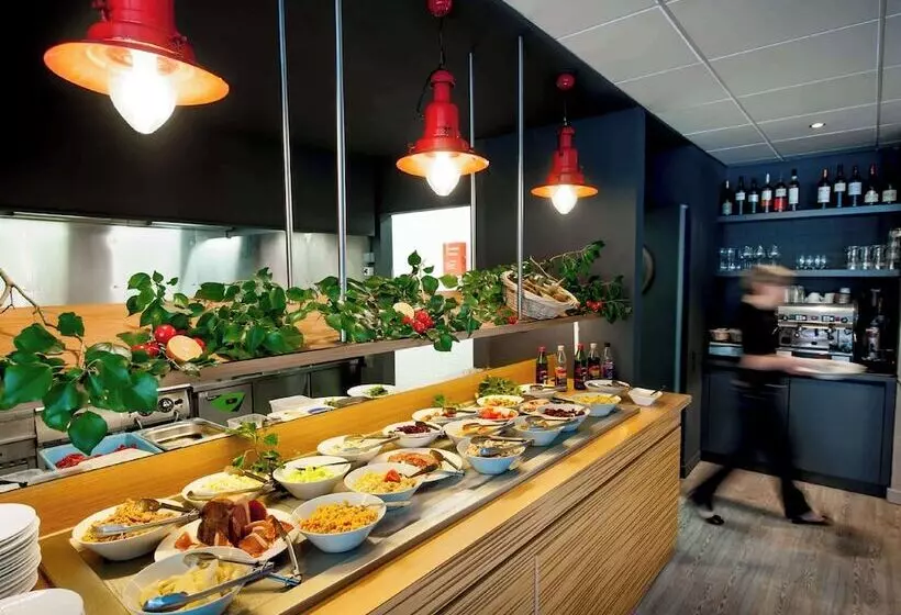 Отель Ibis Brest Kergaradec