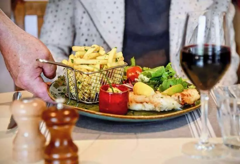 Отель Ibis Brest Kergaradec