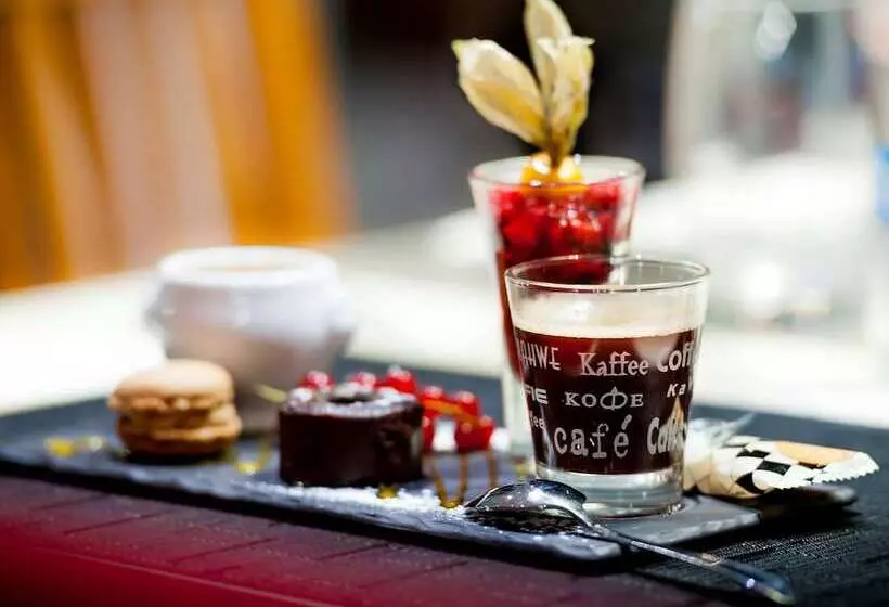 Отель Ibis Brest Kergaradec