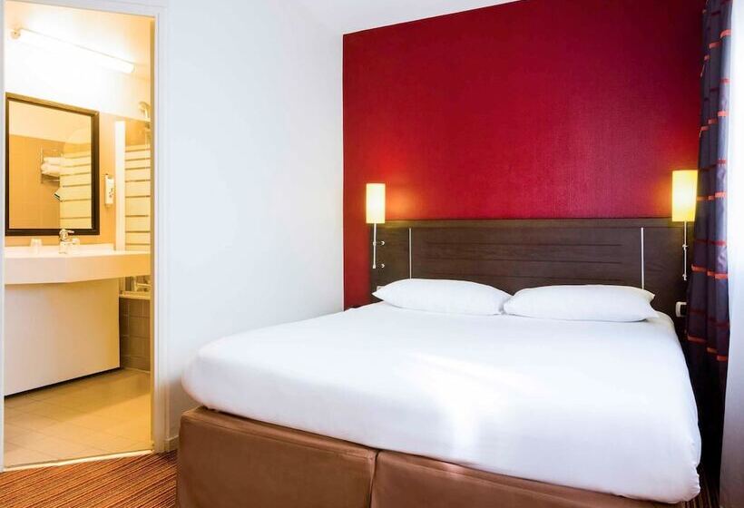 בית מלון כפרי Ibis Styles Nantes Centre Place Royale