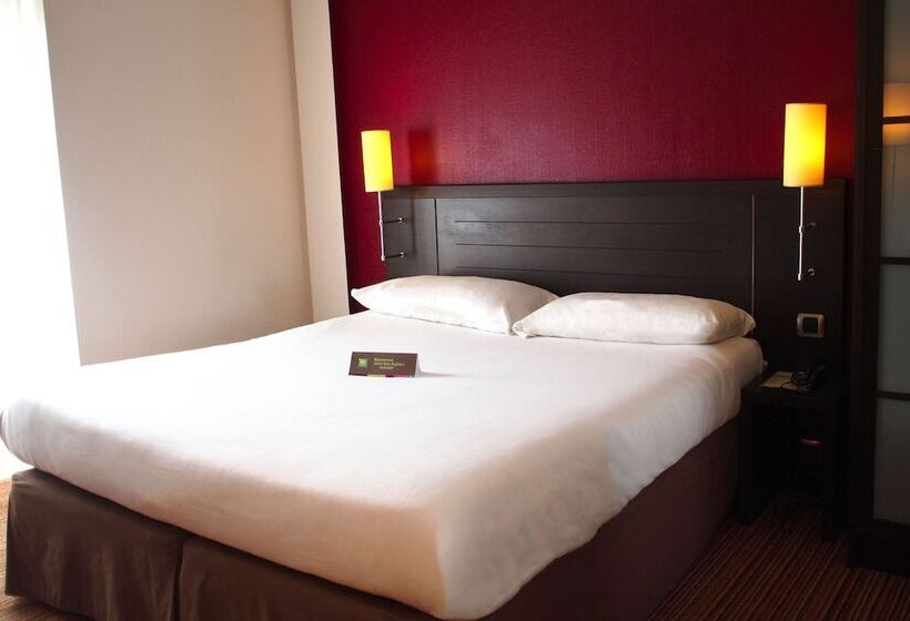 בית מלון כפרי Ibis Styles Nantes Centre Place Royale