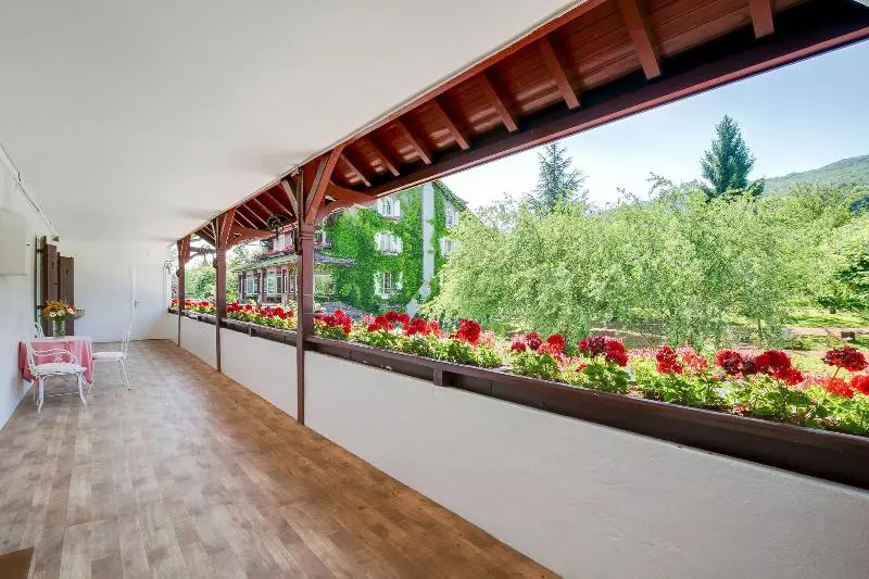 Отель La Verniaz Et Ses Chalets