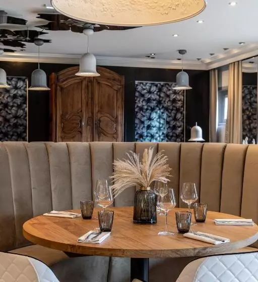 Отель Le Bailliage Hôtel & Spa