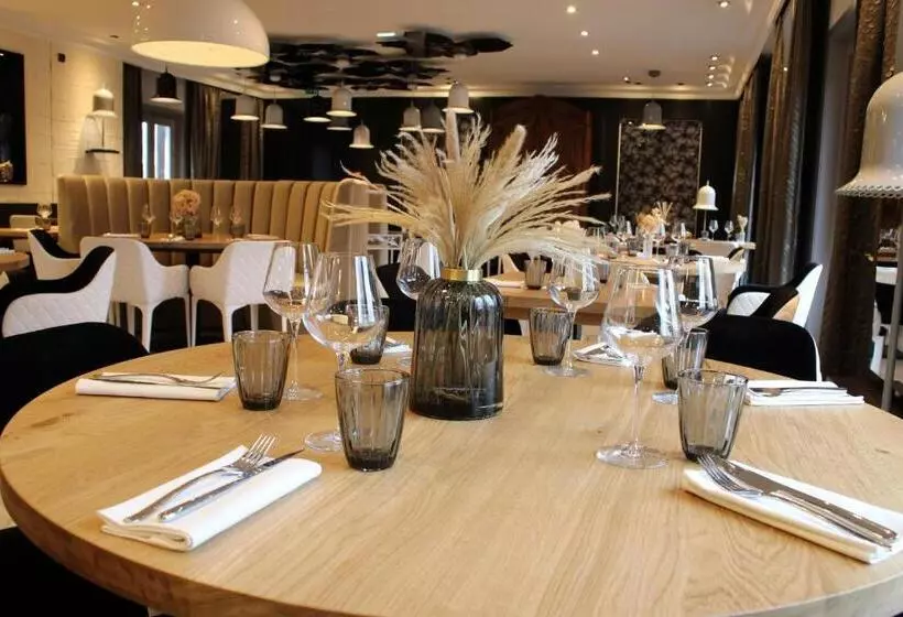 Отель Le Bailliage Hôtel & Spa