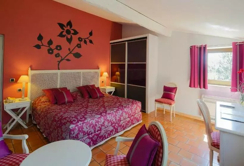 ホテル Le Mas De Guilles