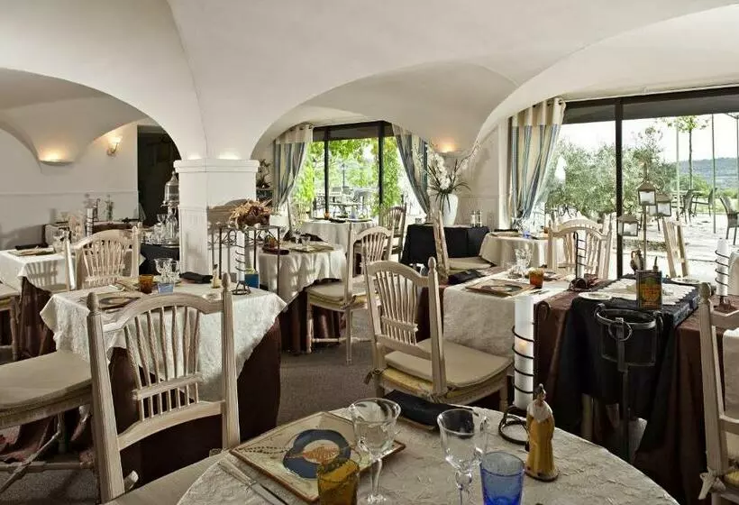 ホテル Le Mas De Guilles