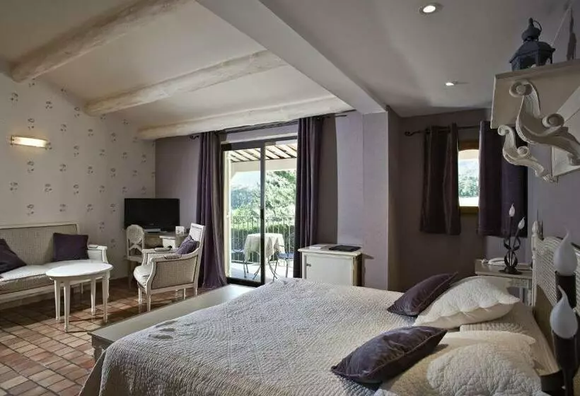 ホテル Le Mas De Guilles