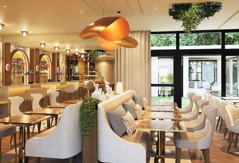 هتل Mercure Paris Ouest Saintgermain
