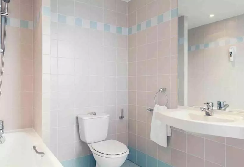 בית מלון כפרי Mercure Paris Ouest Saintgermain