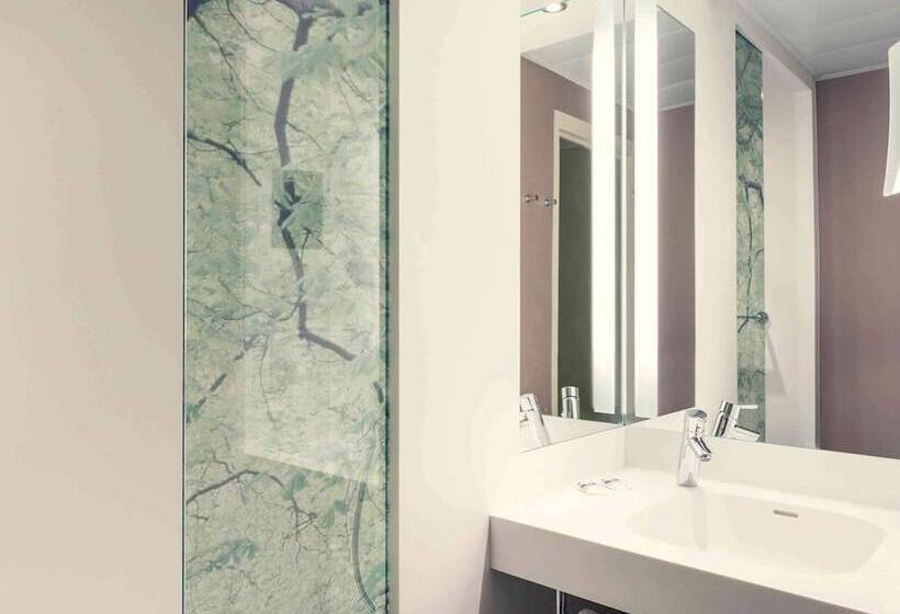 هتل Mercure Paris Ouest Saintgermain