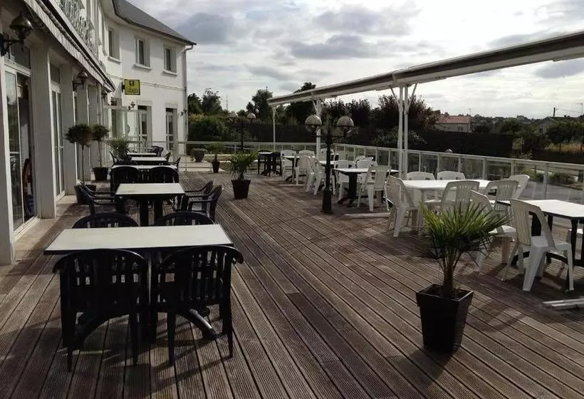 Отель Hôtellerie Saint Jean