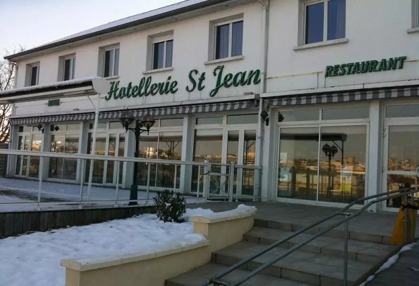 Отель Hôtellerie Saint Jean