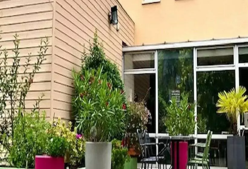 B&B HOTEL Chartres Centre Cathédrale