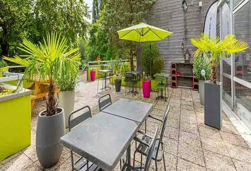 B&B HOTEL Chartres Centre Cathédrale