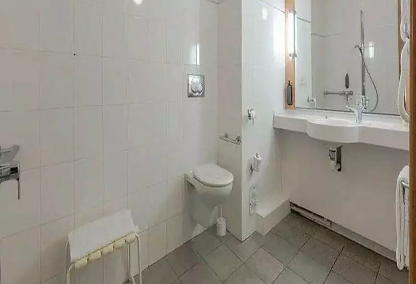 B&B HOTEL Chartres Centre Cathédrale