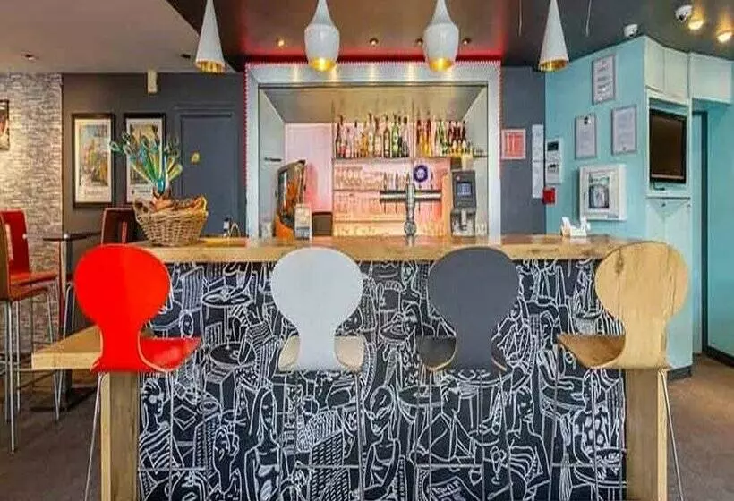 B&B HOTEL Chartres Centre Cathédrale