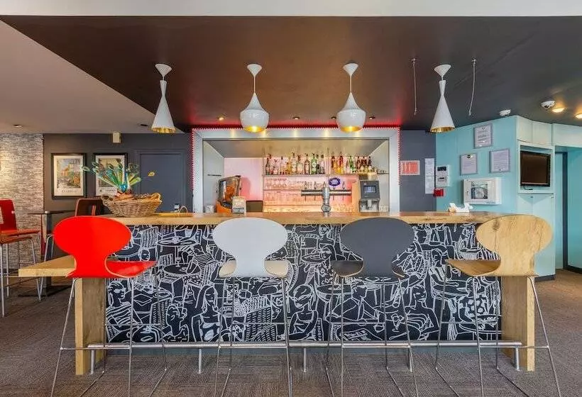 B&B HOTEL Chartres Centre Cathédrale