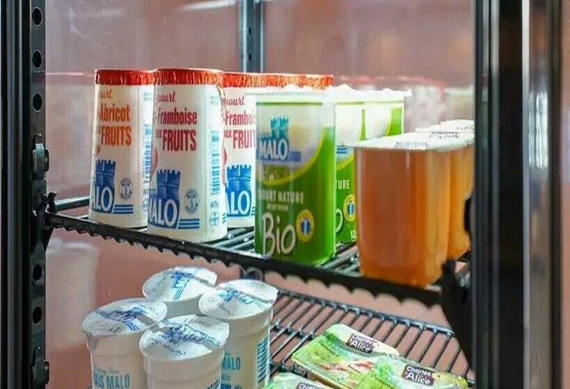 B&B HOTEL Marseille Prado Parc des Expositions